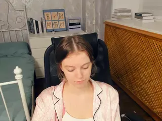 HenriettaCrull's Live Sex Cam Show