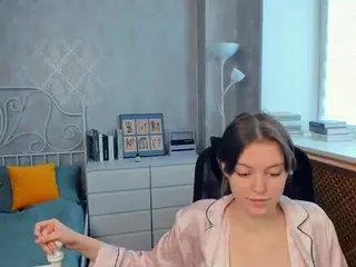 HenriettaCrull's Live Sex Cam Show
