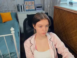 HenriettaCrull's Live Sex Cam Show