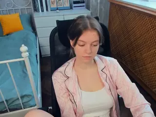 HenriettaCrull's Live Sex Cam Show