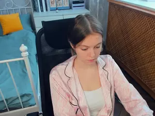 HenriettaCrull's Live Sex Cam Show