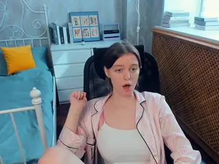 HenriettaCrull's Live Sex Cam Show