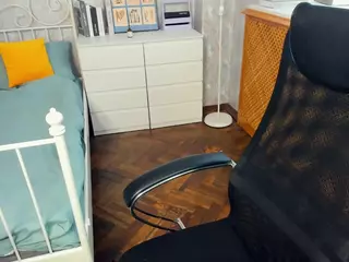 HenriettaCrull's Live Sex Cam Show