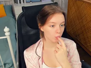 HenriettaCrull's Live Sex Cam Show