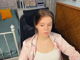 HenriettaCrull's Live Sex Cam Show