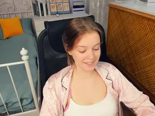 HenriettaCrull's Live Sex Cam Show