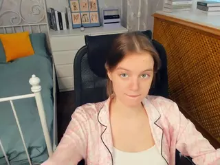 HenriettaCrull's Live Sex Cam Show