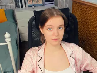 HenriettaCrull's Live Sex Cam Show