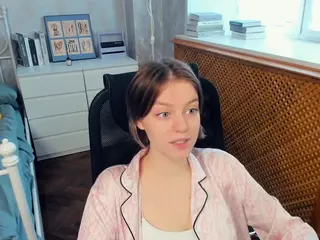 HenriettaCrull's Live Sex Cam Show