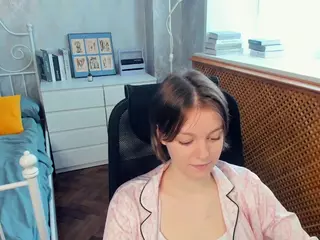 HenriettaCrull's Live Sex Cam Show