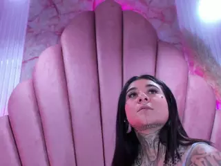 Adri-Tatto's Live Sex Cam Show