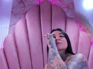 Adri-Tatto's Live Sex Cam Show