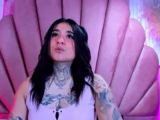 Adri-Tatto's Live Sex Cam Show