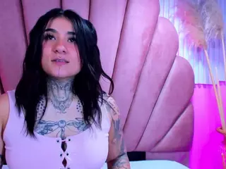 Adri-Tatto's Live Sex Cam Show
