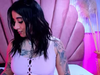 Adri-Tatto's Live Sex Cam Show