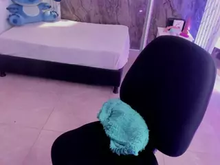 Emma-Collins-01's Live Sex Cam Show