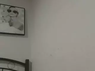 Gemxxmeow's Live Sex Cam Show