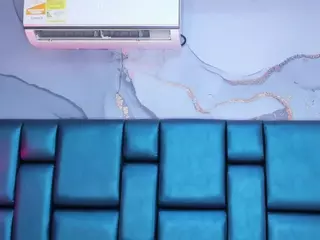 Aitana Hilton's Live Sex Cam Show