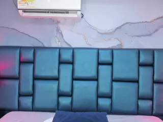 Aitana Hilton's Live Sex Cam Show