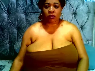 BustyQueenBBBw's Live Sex Cam Show