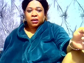 BustyQueenBBBw's Live Sex Cam Show