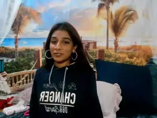 cherryindian4u's Live Sex Cam Show
