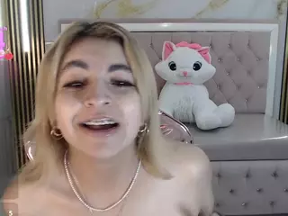 lili-conor-s's Live Sex Cam Show