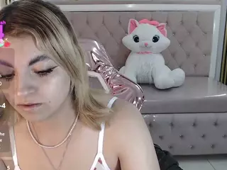 lili-conor-s's Live Sex Cam Show