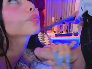 tonyandmia2's Live Sex Cam Show