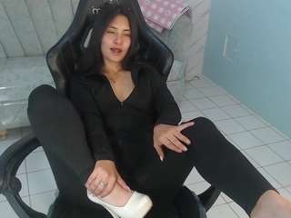 Live cam show with victoria-hernandez-t