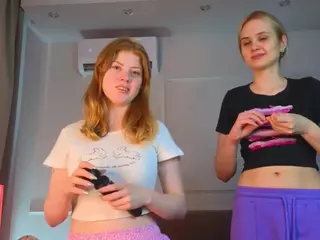 DarlineCarradine's Live Sex Cam Show