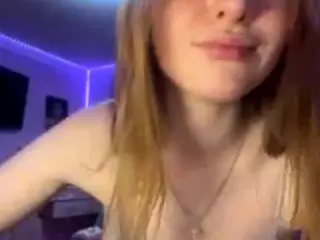 MaydaBow's Live Sex Cam Show