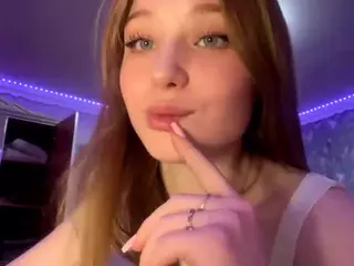 MaydaBow's Live Sex Cam Show