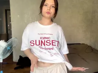 MildredGawne's Live Sex Cam Show