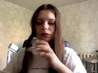 MildredGawne's Live Sex Cam Show