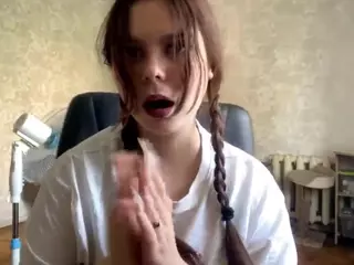 MildredGawne's Live Sex Cam Show