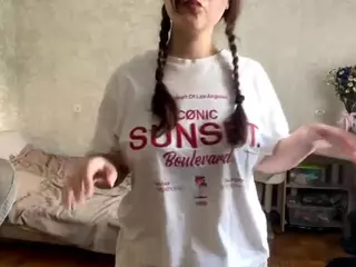MildredGawne's Live Sex Cam Show