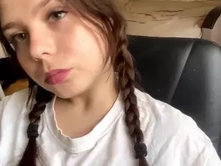 MildredGawne's Live Sex Cam Show
