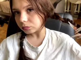 MildredGawne's Live Sex Cam Show