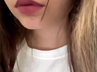 MildredGawne's Live Sex Cam Show