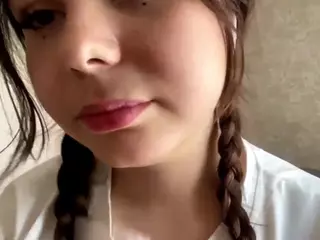 MildredGawne's Live Sex Cam Show