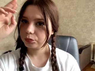MildredGawne's Live Sex Cam Show