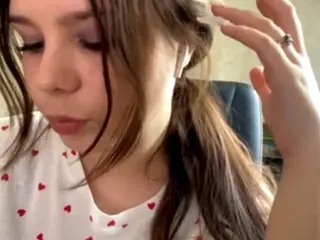 MildredGawne's Live Sex Cam Show