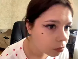 MildredGawne's Live Sex Cam Show