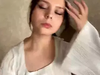 MildredGawne's Live Sex Cam Show