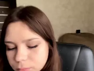 MildredGawne's Live Sex Cam Show