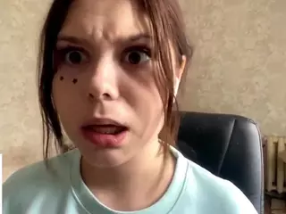 MildredGawne's Live Sex Cam Show