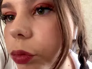 MildredGawne's Live Sex Cam Show