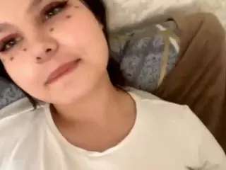 MildredGawne's Live Sex Cam Show