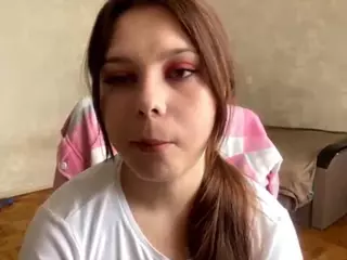 MildredGawne's Live Sex Cam Show
